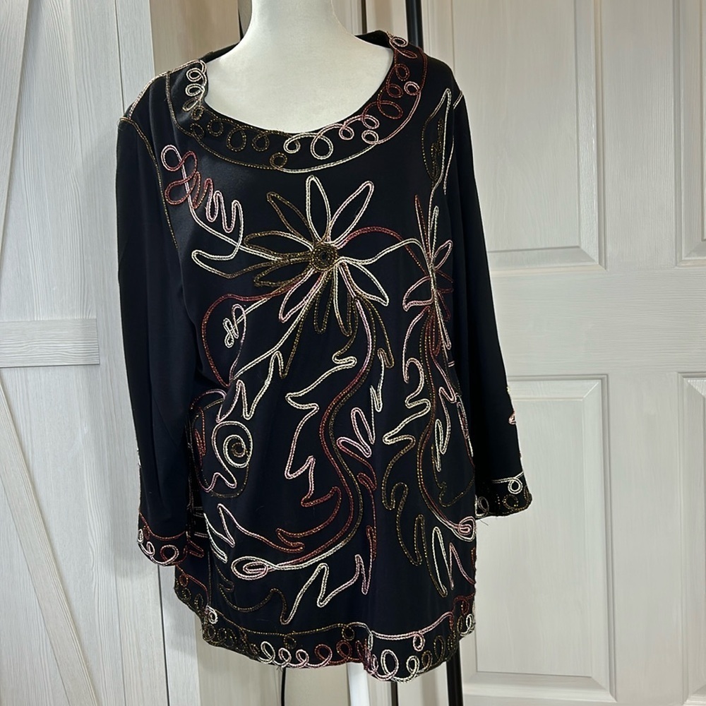 Lauren Michelle Black Long Sleeve Embellished Floral Tunic
